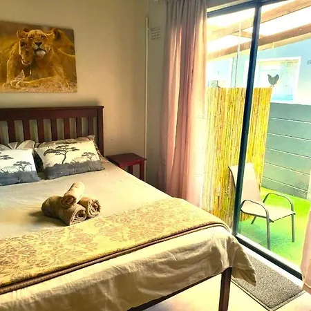The Lion'S Den Appartement George Kamer foto