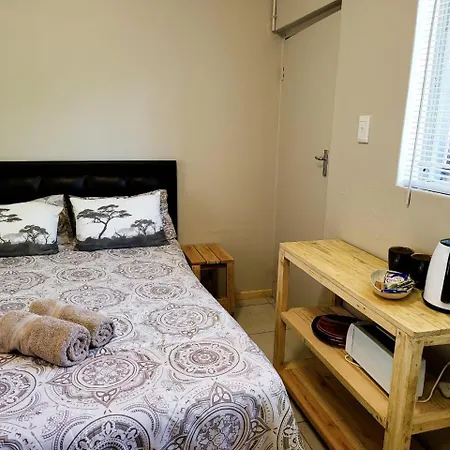 The Lion'S Den Appartement George Kamer foto